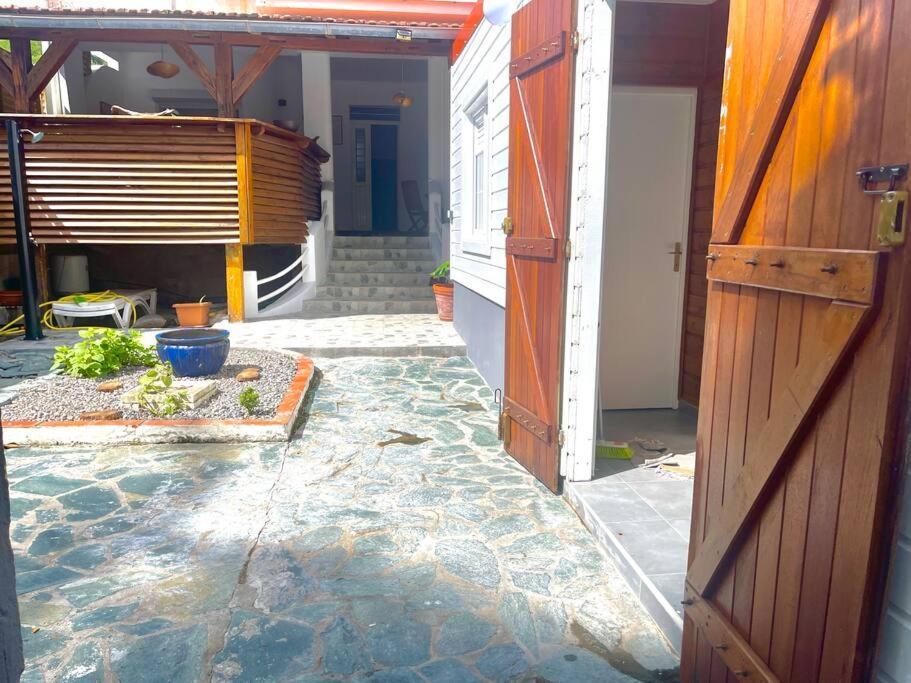 Maison Marouka Sur La Plage Du Diamant Le Diamant Exterior photo
